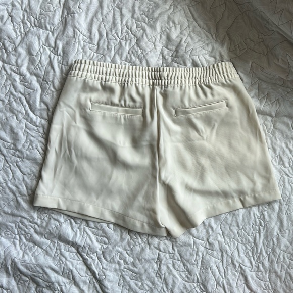 Banana Republic Cream Athletic Shorts Relaxed Style - Picture 4 of 6